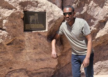 The Dog who Owned Hoover Dam v The Man Who Owned Dam Adi-Halo / እቲ ንHoover Dam ዝወነነ ከልቢ ብመንጽር `ቲ ሓጽቢ ዓዲ ሃሎ ዝወነነ ሰብኣይ